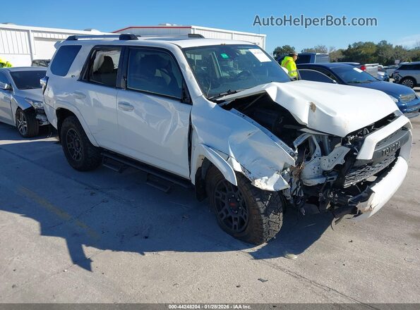 JTENU5JR3P6138977 2023 TOYOTA 4RUNNER White Przód prawy