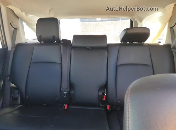 JTERU5JRXR6294874 2024 TOYOTA 4RUNNER Gray Widok tylnych siedzeń