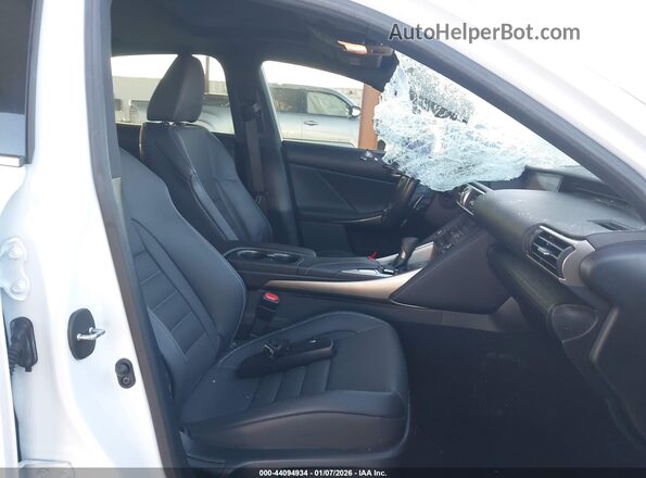 JTHBA1D26K5099340 2019 LEXUS IS 300 Белый Вид салона спереди