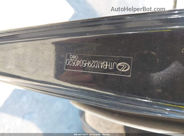 JTHBA1D29H5040520 2017 LEXUS IS 200T Черный Вид подкапотного пространства