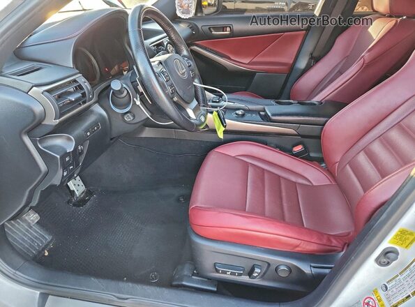 JTHBA1D29J5066573 2018 LEXUS IS Белый Вид салона спереди