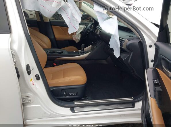 JTHBA1D2XJ5082801 2018 LEXUS IS 300 White წინა სალონის ხედი