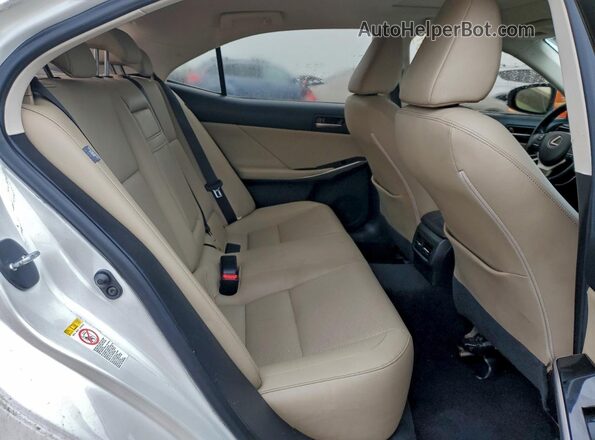 JTHC81D21J5028237 2018 LEXUS IS Белый Вид задних сидений