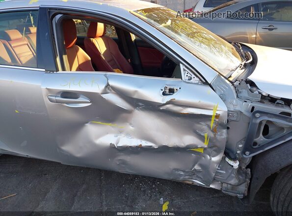 JTHC81D24K5039217 2019 LEXUS IS 300 Серебряный Вид спереди