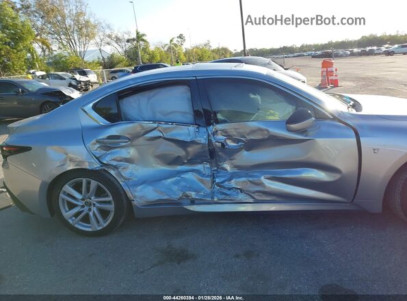 JTHCA1D24P5128362 2023 LEXUS IS 300 Серебряный Вид спереди