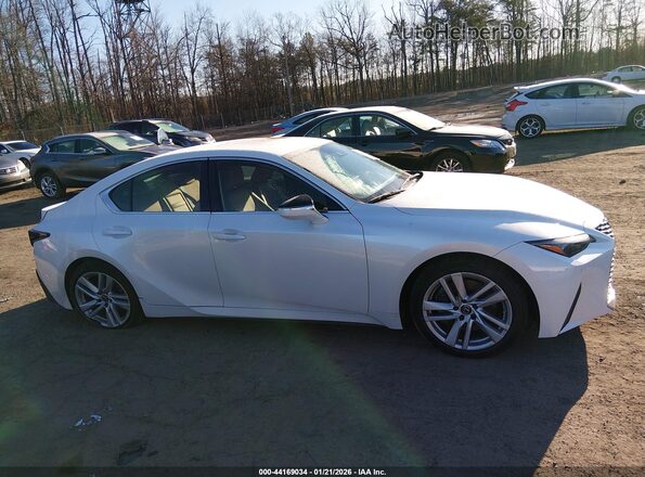 JTHCA1D27M5114130 2021 LEXUS IS 300 Белый Вид задней части салона