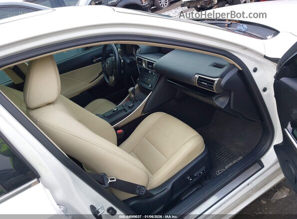 JTHCM1D27G5010670 2016 LEXUS IS 300 Белый Вид салона спереди