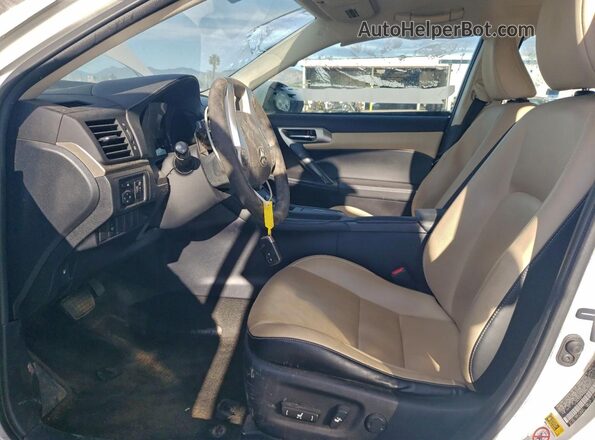 JTHKD5BH9G2252159 2016 LEXUS CT Белый Вид салона спереди