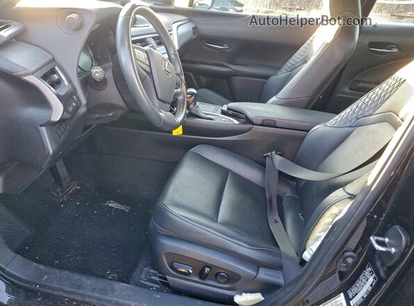 JTHP9JBH6L2021956 2020 LEXUS UX Черный Вид салона спереди