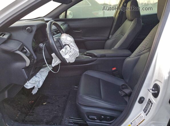 JTHP9JBH6L2029684 2020 LEXUS UX White Вид салону спереду