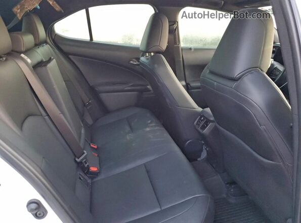 JTHP9JBH6L2029684 2020 LEXUS UX White Вид задніх сидінь