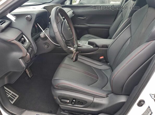 JTHR6JBH4R2163703 2024 LEXUS UX Белый Вид салона спереди