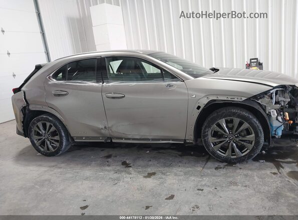 JTHU9JBH0K2014468 2019 LEXUS UX 250H Серебряный Панорамный вид салона 360°