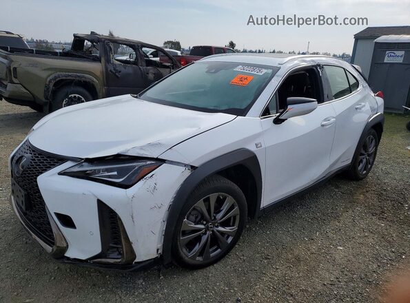 JTHU9JBH6K2011395 2019 LEXUS UX Белый Передняя левая четверть