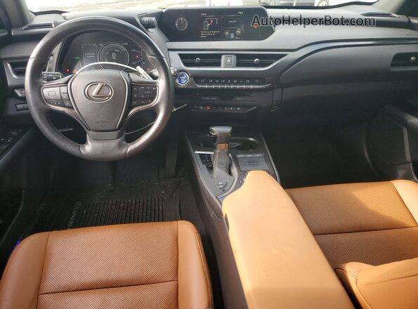 JTHU9JBH6K2012479 2019 LEXUS UX Белый Вид панели приборов