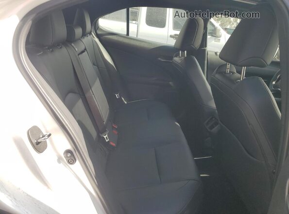 JTHX3JBH9L2022505 2020 LEXUS UX White Հետևի նստատեղերի տեսք