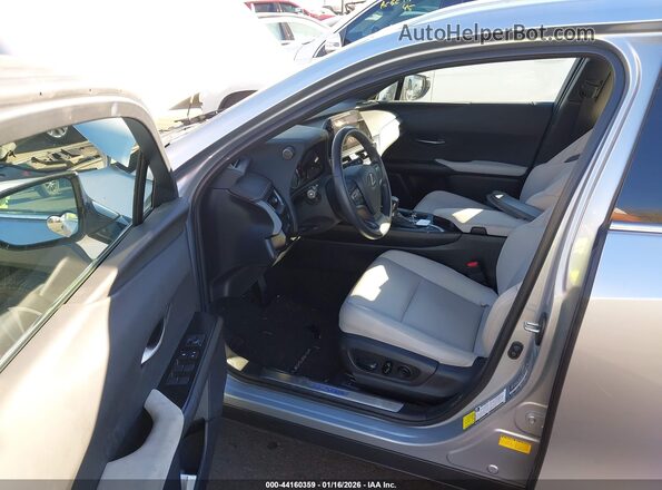 JTHX6JBH0R2182434 2024 LEXUS UX 250H Silver Вид салону спереду
