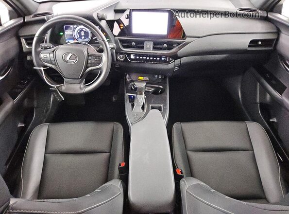 JTHX6JBH6R2187945 2024 LEXUS UX Белый Вид панели приборов