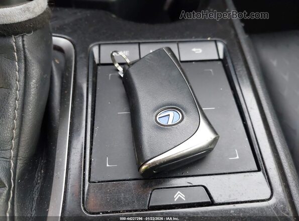 JTHX9JBHXM2042181 2021 LEXUS UX 250H Белый Вид панели приборов