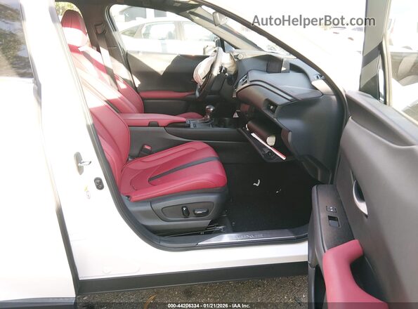 JTHY3JBH2K2005483 2019 LEXUS UX 200 White Front interior view