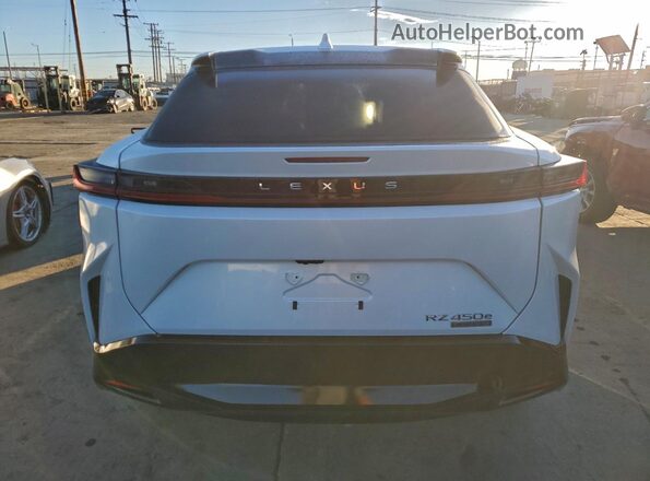 JTJAAAAB8RA024140 2024 LEXUS RZ Белый Вид салона спереди