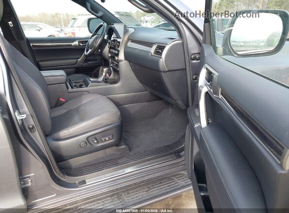 JTJAM7BX8P5365550 2023 LEXUS GX 460 Серый Вид салона спереди