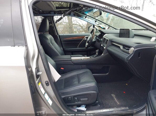 JTJDZKCA8K2018726 2019 LEXUS RX 350L Silver Widok wnętrza z przodu