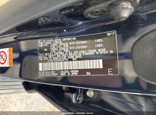 JTJHY7AX2H4242774 2017 LEXUS LX Blue Widok komory silnika