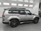 2025 Lexus Gx 550 Premium/premium+ Серебряный vin: JTJTBCDX2S5039496 Damage: Right Running Board, Bent, > 12 Inches