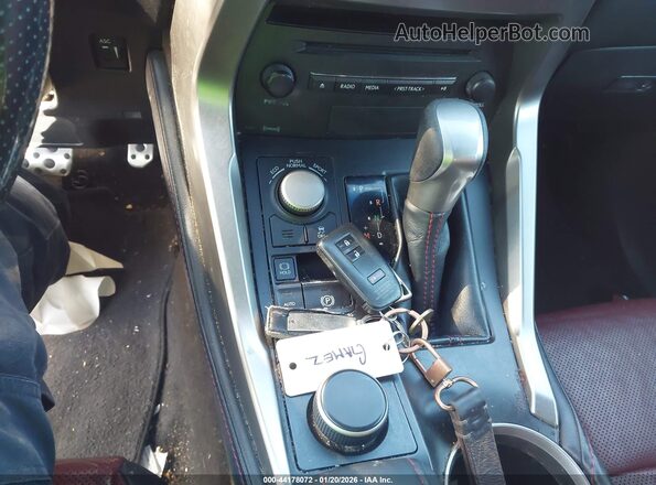 JTJYARBZ2H2064215 2017 LEXUS NX 200T Белый Вид панели приборов