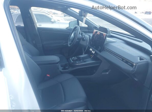JTMBDAFBXTA002462 2026 TOYOTA LIMITED Белый Вид салона спереди