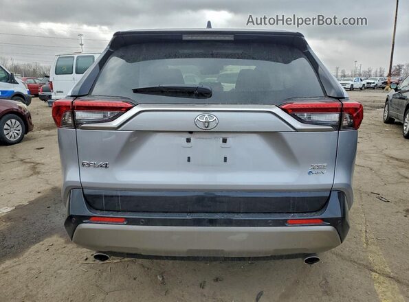 JTME6RFV1SD572637 2025 TOYOTA RAV4 Серебряный Вид сзади