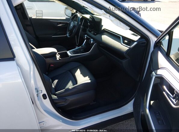 JTME6RFV9SJ071027 2025 TOYOTA RAV4 HYBRID White Вид салону спереду