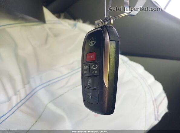 JTMEB3FV7SD264123 2025 TOYOTA RAV4 PLUG-IN HYBRID Красный Вид панели приборов
