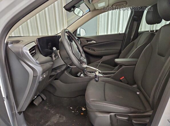 KL4AMBSL5SB210283 2025 BUICK ENCORE Белый Вид салона спереди