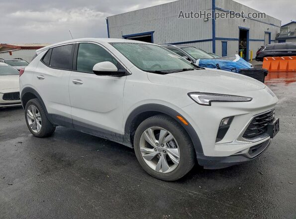 KL4AMBSL8SB144005 2025 BUICK ENCORE Белый Передняя правая четверть