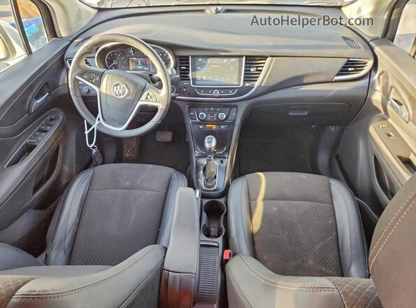 KL4CJASB6JB622147 2018 BUICK ENCORE Белый Вид панели приборов
