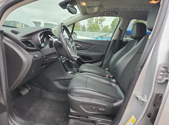 KL4CJASB9HB046547 2017 BUICK ENCORE Серебряный Вид салона спереди