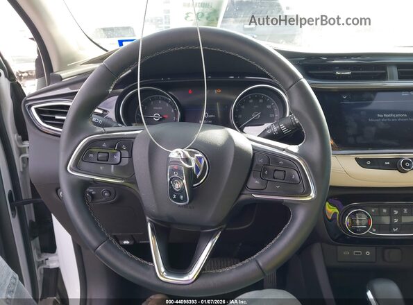 KL4MMDS2XPB082064 2023 BUICK ENCORE White Widok deski rozdzielczej