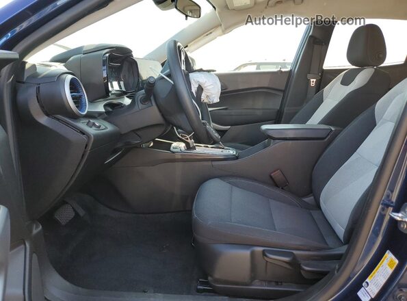 KL77LFE27RC148805 2024 CHEVROLET TRAX Синий Вид салона спереди