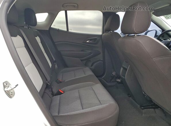 KL77LFEP1SC064500 2025 CHEVROLET TRAX White Вид задньої частини салону