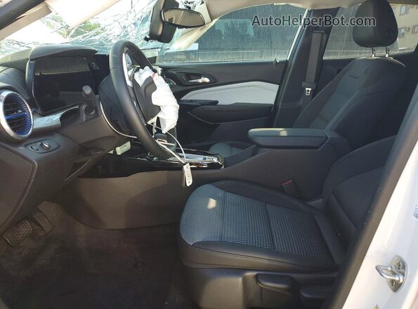 KL77LHEP1SC193168 2025 CHEVROLET TRAX Белый Вид панели приборов
