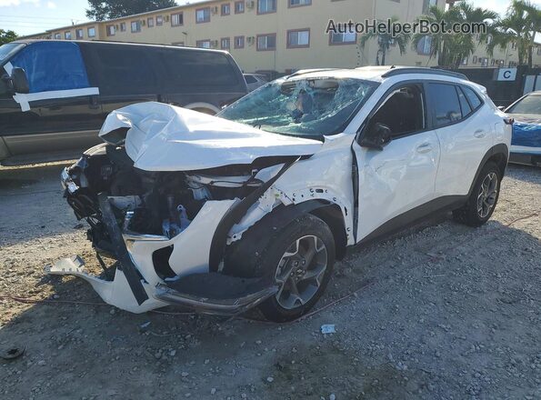 KL77LHEP1SC193168 2025 CHEVROLET TRAX Белый Передняя левая четверть