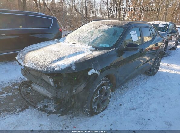 KL77LHEP5SC146077 2025 CHEVROLET TRAX Черный Передняя левая четверть
