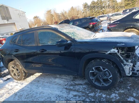 KL77LHEP5SC146077 2025 CHEVROLET TRAX Черный Вид задней части салона