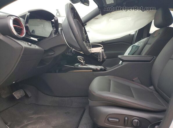 KL77LJEP4TC002948 2026 CHEVROLET TRAX White Front interior view