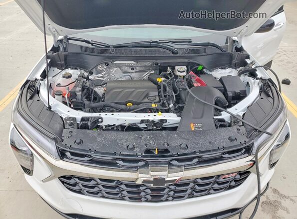KL77LJEP4TC002948 2026 CHEVROLET TRAX White Engine compartment view