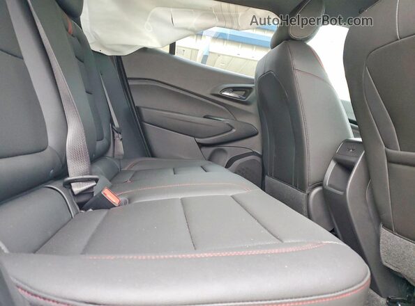 KL77LJEP4TC002948 2026 CHEVROLET TRAX White Rear interior view