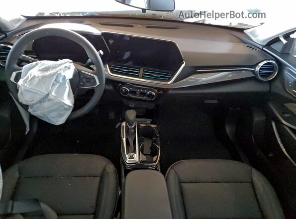KL77LKEP1TC003884 2026 CHEVROLET TRAX Синий Вид панели приборов