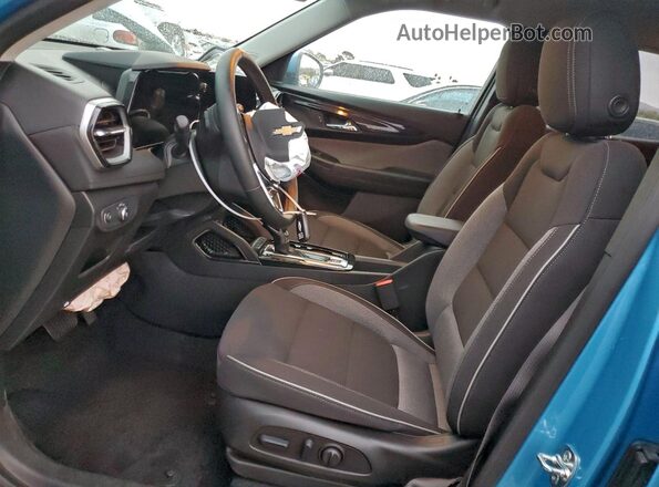 KL79MPSL8TB023009 2026 CHEVROLET TRAILBLAZER Бирюзовый Вид салона спереди